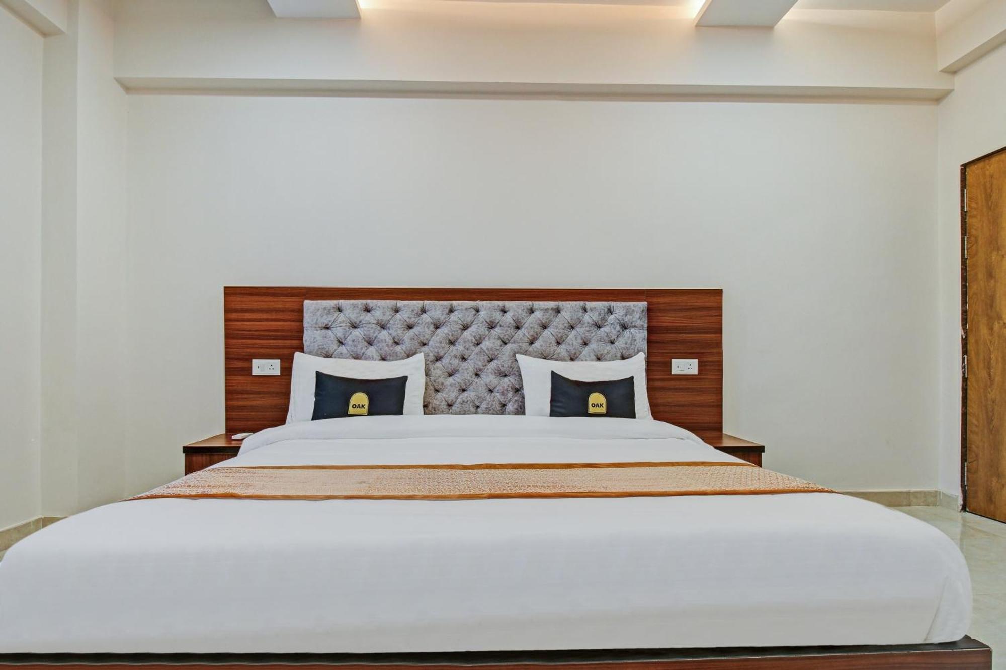 Townhouse Oak Vs Shivanya Lucknow Extérieur photo
