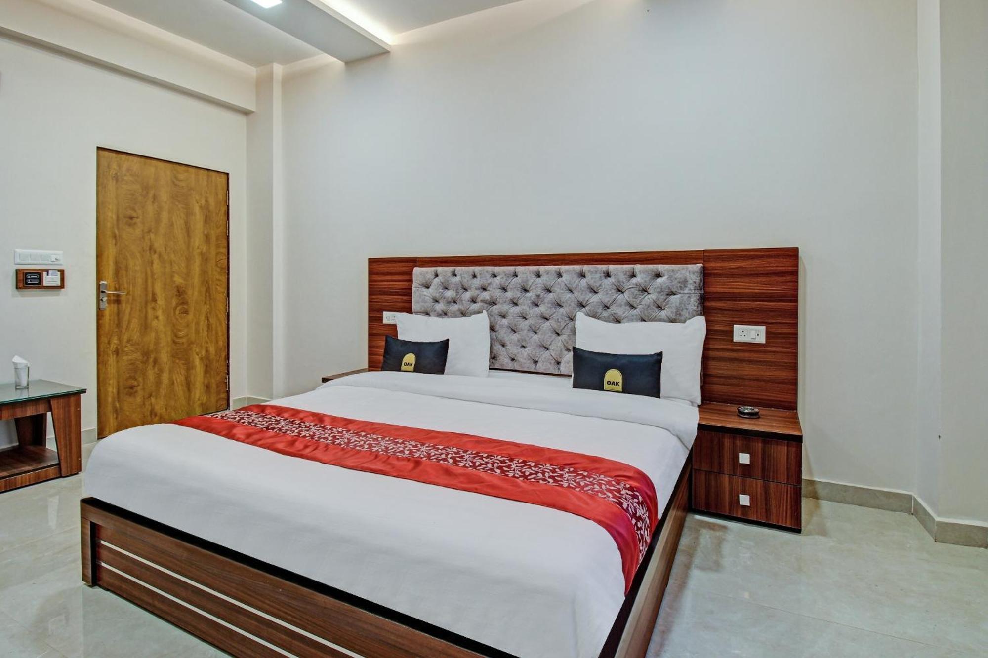 Townhouse Oak Vs Shivanya Lucknow Extérieur photo